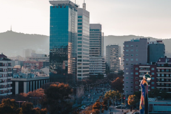 相比于傳統(tǒng)的建筑，智能建筑有以下幾方面的顯著優(yōu)勢！